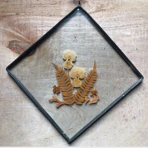 Vintage Pressed Dried Flower Glass Floral Window Wall Hanging Frame